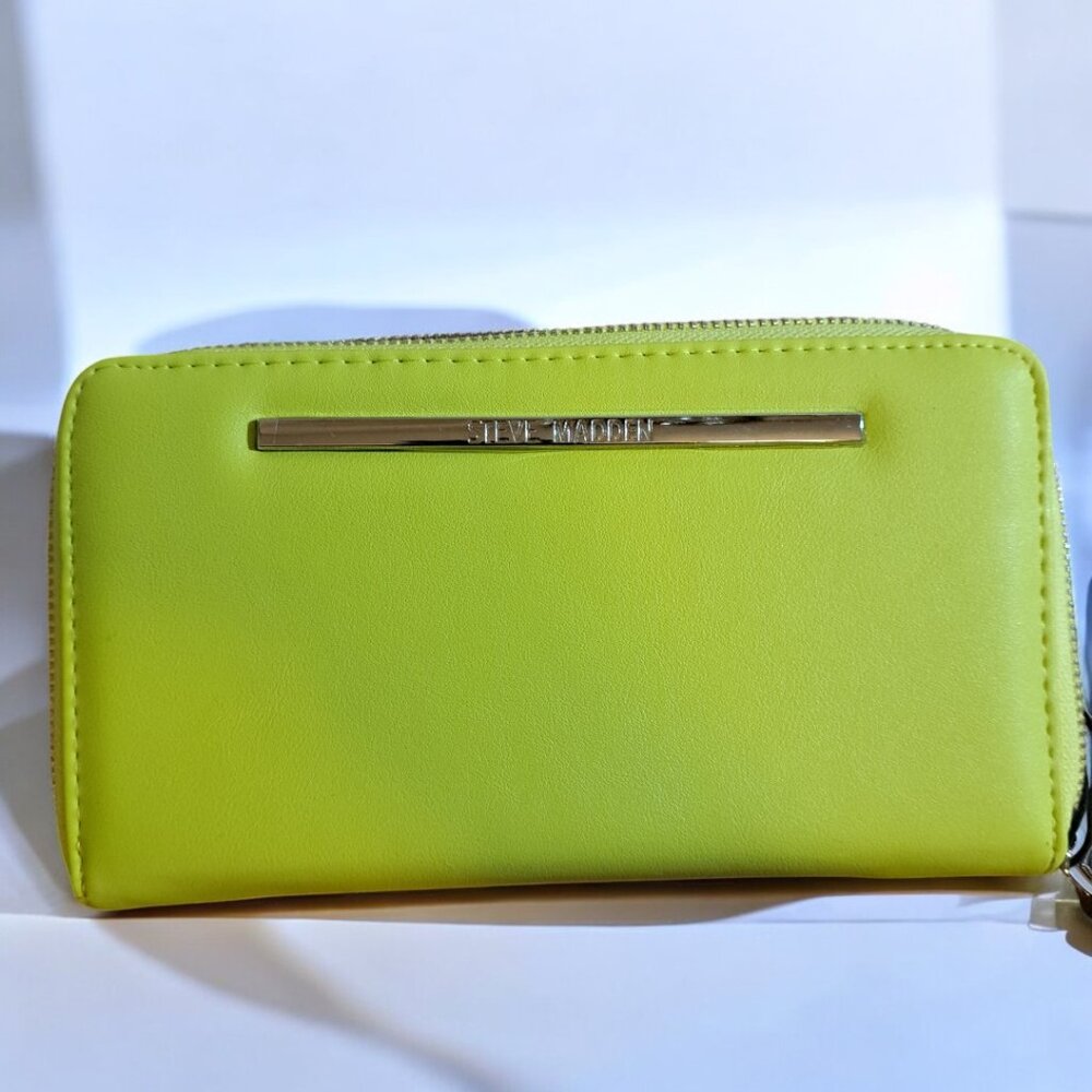 Steve Madden SLG-1100 Lemon / Green Bzippy Boxed Wallet NWT - Picture 4 of 10